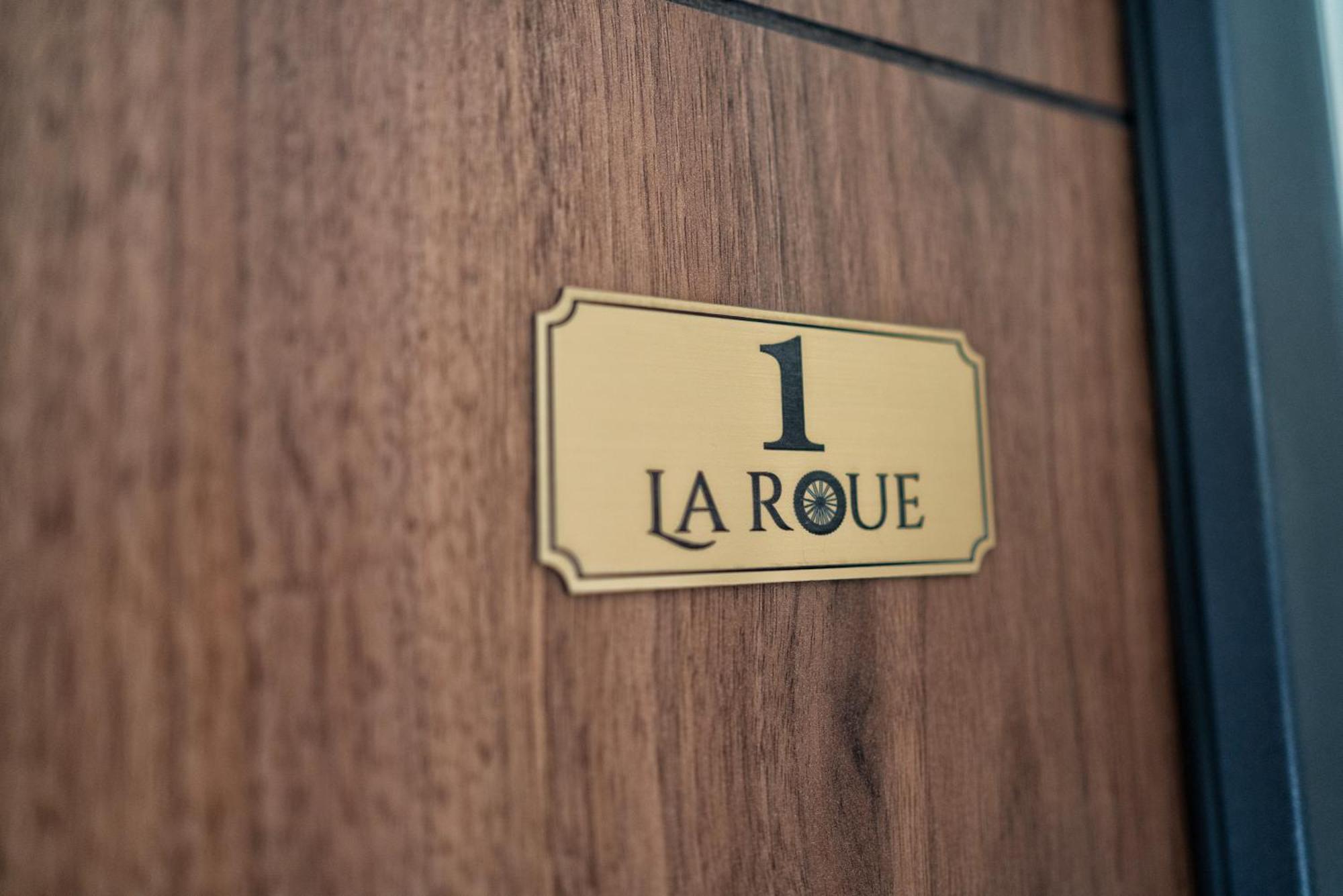 La Roue Hotel Vrsac Exterior photo